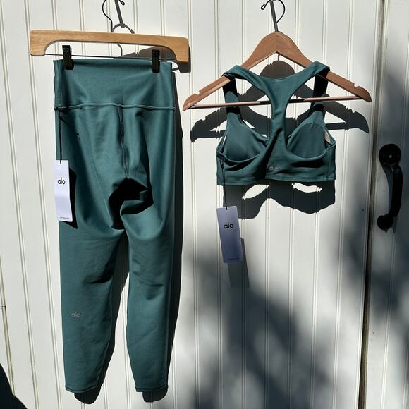 Alo Yoga 7/8 Airlift Leggings Advantage Racerback Bra Set Winter Ivy Green XS BN - Picture 3 of 16